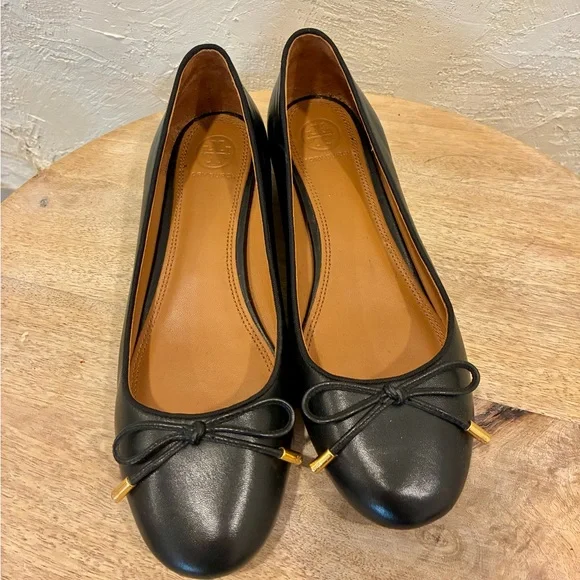 Tory Burch Black Leather Flats with Bow 7.5 - Picture 1 of 9